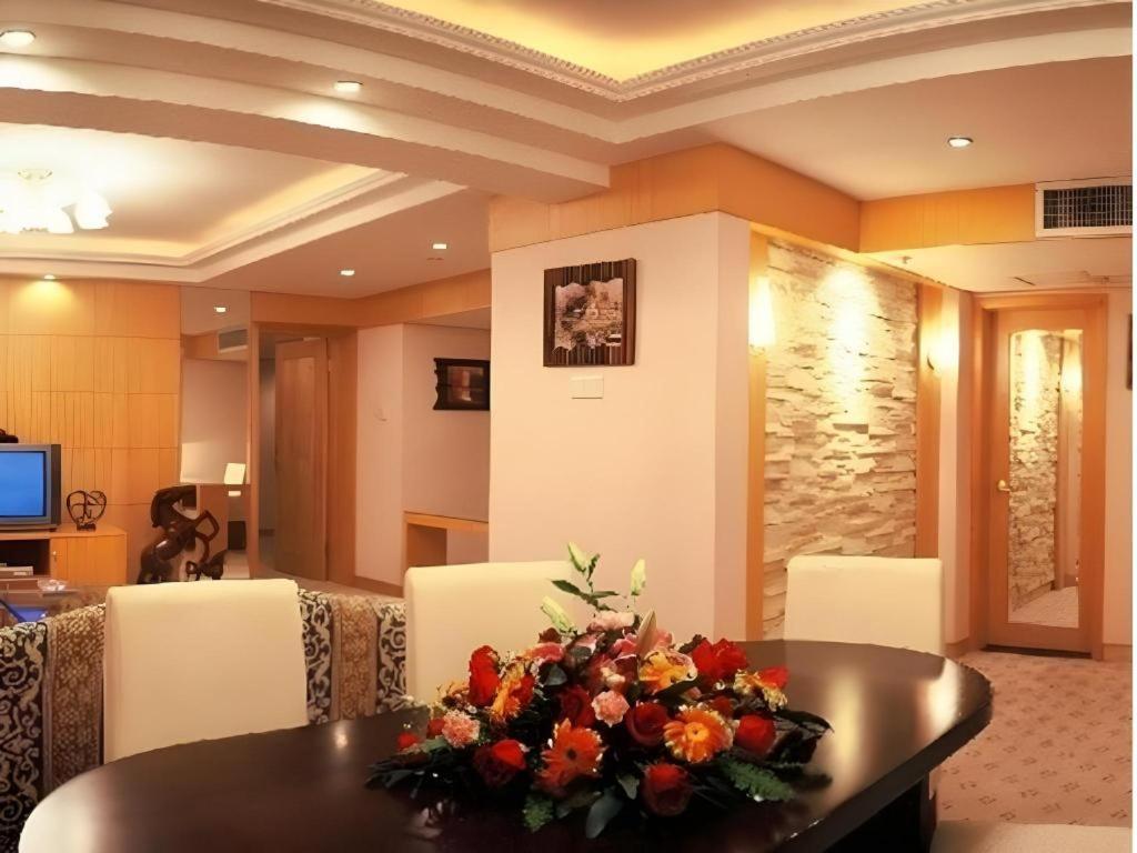 Golden Lustre Hotel Shenzhen Exterior foto
